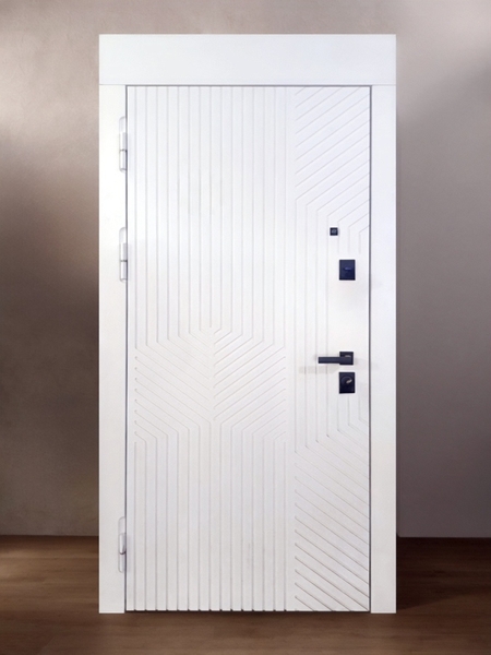 Белая дверь MDF